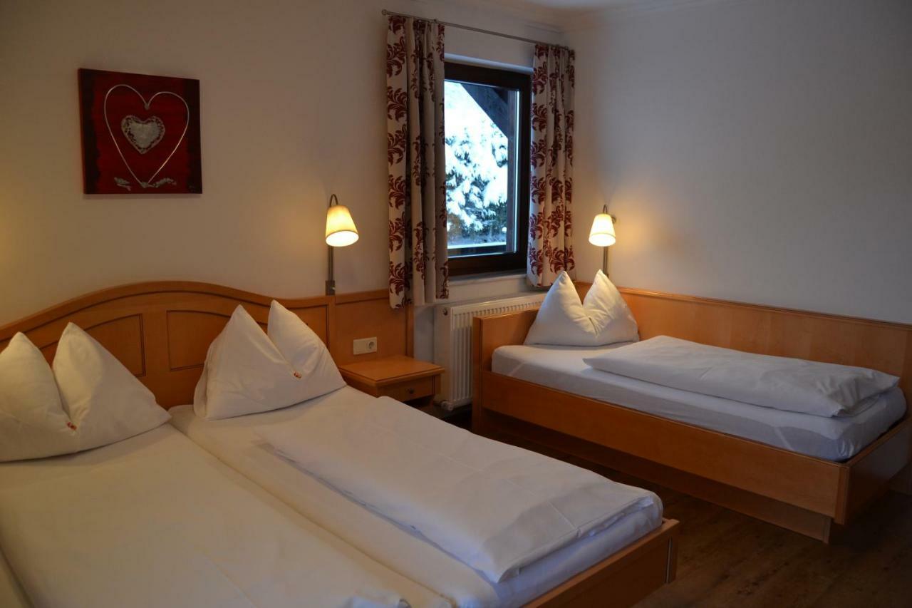 Gaestehaus Elisabeth ราดชตัดท์ ภายนอก รูปภาพ